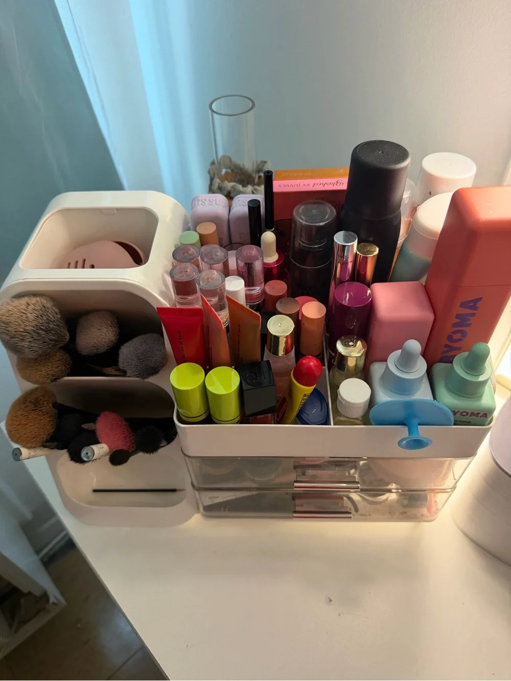 White Multi-Compartment Makeup Organizer - Compact Cosmetic Storage